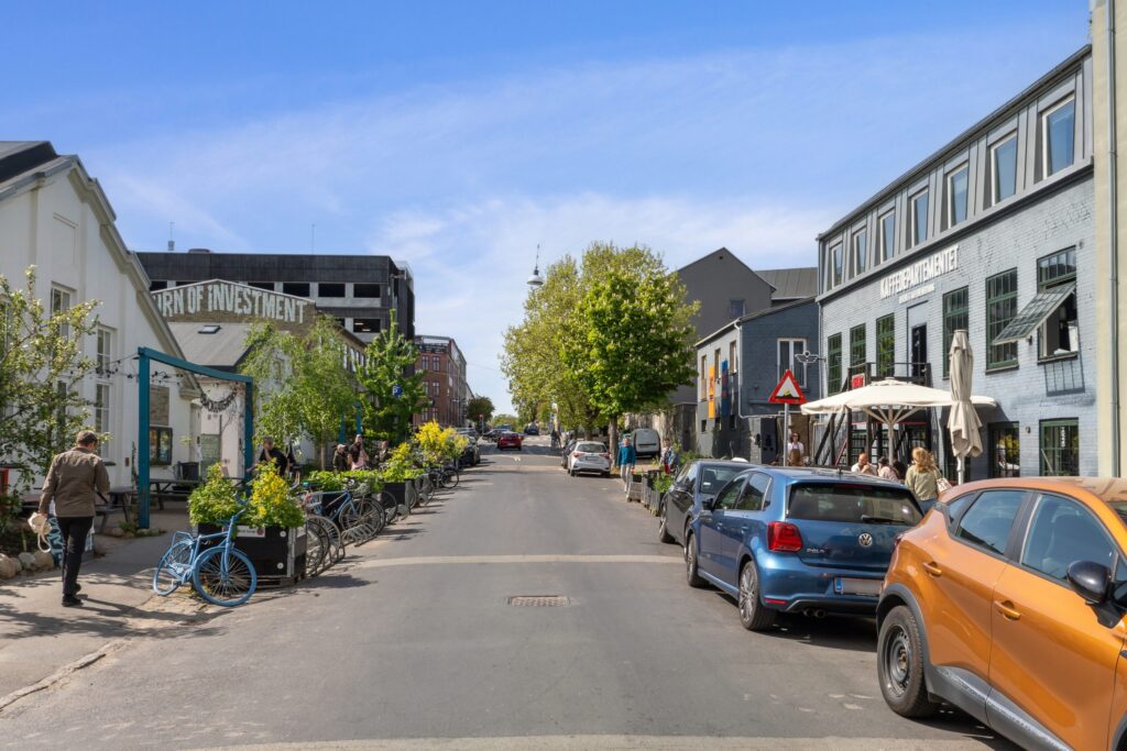 Stemningsbillede fra Nordvest med byliv, caféer, kreative erhverv og karakteristisk bymiljø.