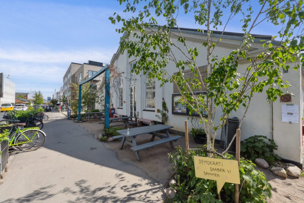 Stemningsbillede fra Nordvest med byliv, caféer, kreative erhverv og karakteristisk bymiljø.