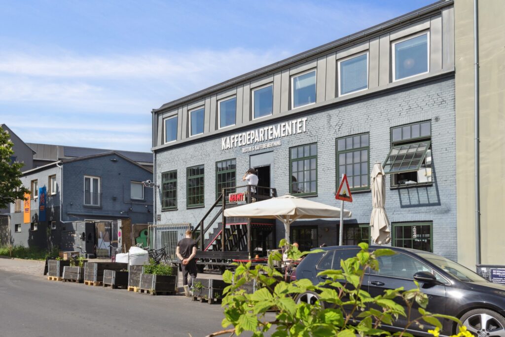 Stemningsbillede fra Nordvest med byliv, caféer, kreative erhverv og karakteristisk bymiljø.