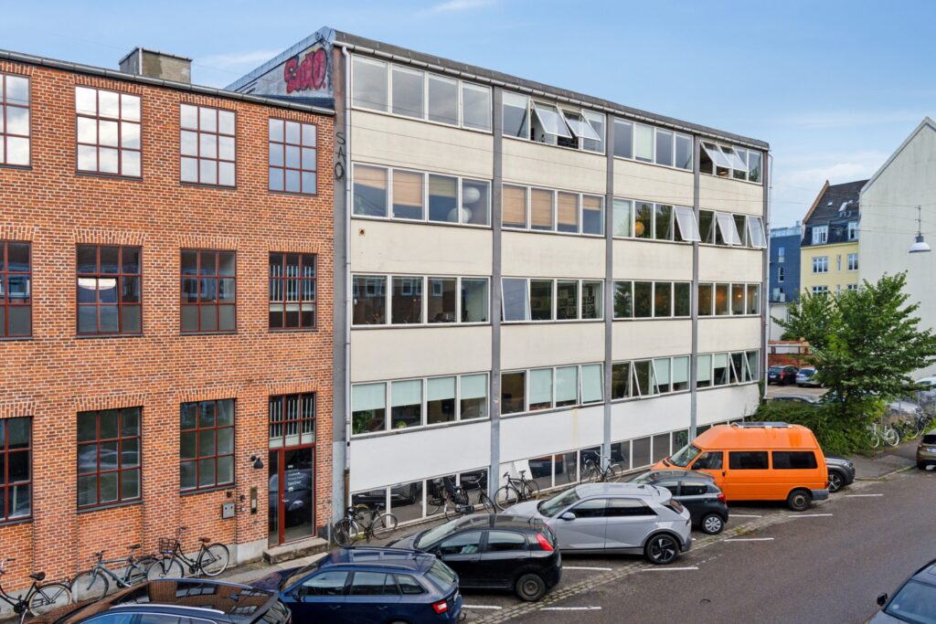 Tranevej 16 i København NV med erhvervslokaler i et roligt og karakterfuldt erhvervsmiljø.